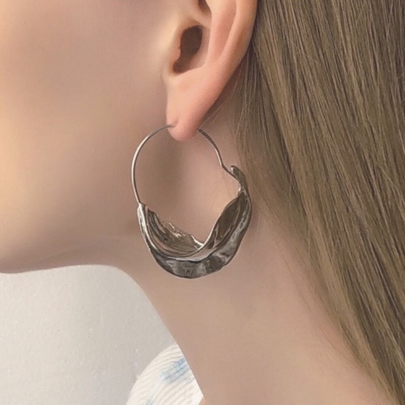 New! Crescent Flower Basket Earrings - Picture 10 of 15